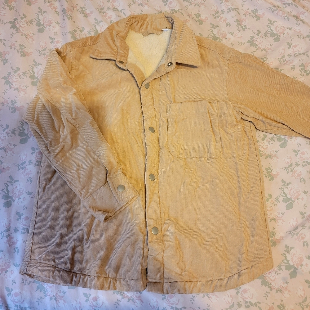 Uniqlo kids winter jacket,size 5-6,beige& withe